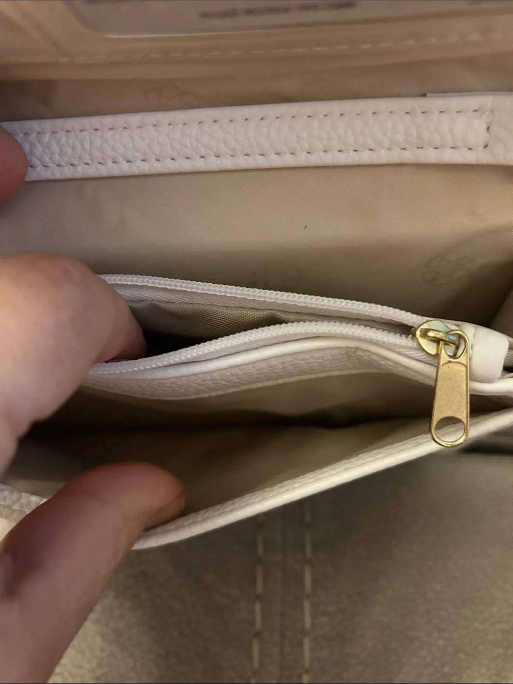 mundi White Pebbled Crossbody with Multicolor Acrylic Chain